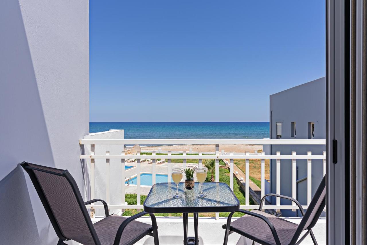 Azure Seaside Apts Magnisía エクステリア 写真