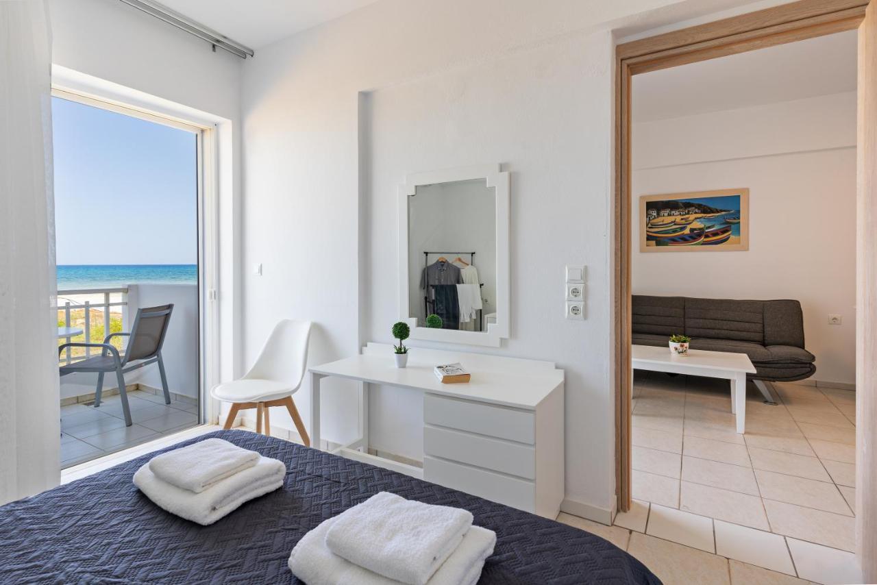 Azure Seaside Apts Magnisía エクステリア 写真