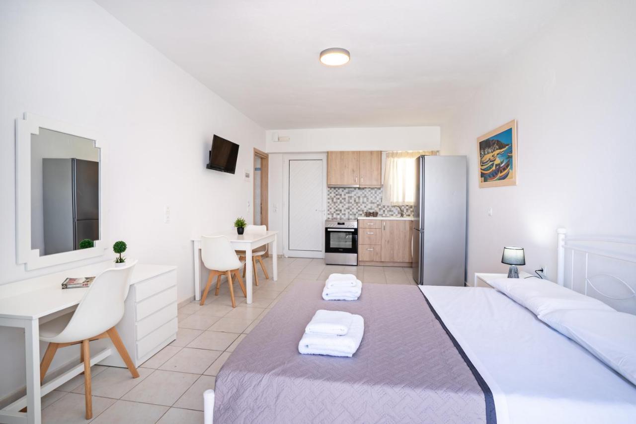 Azure Seaside Apts Magnisía エクステリア 写真