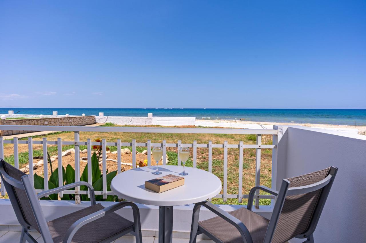 Azure Seaside Apts Magnisía エクステリア 写真
