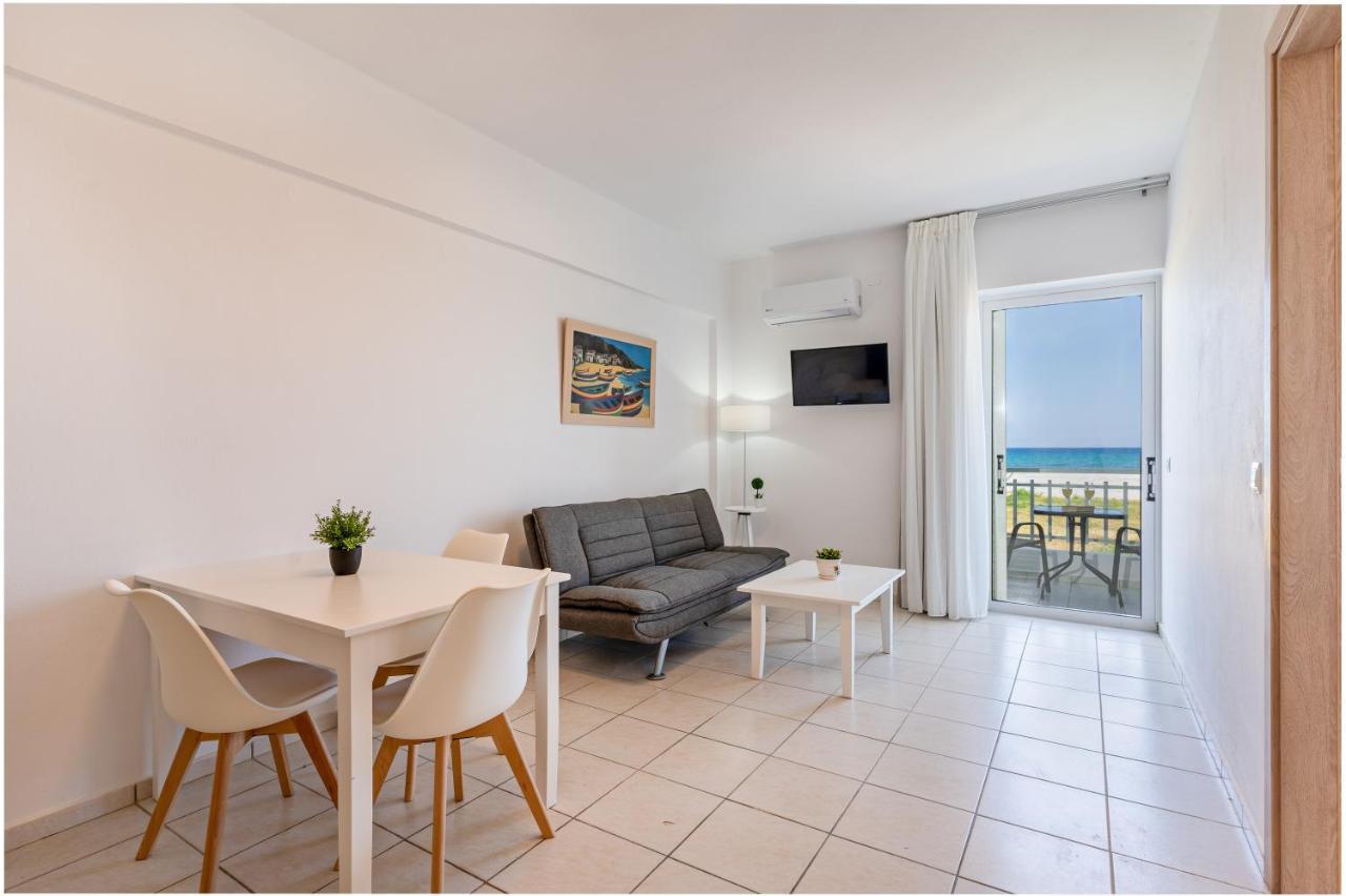 Azure Seaside Apts Magnisía エクステリア 写真