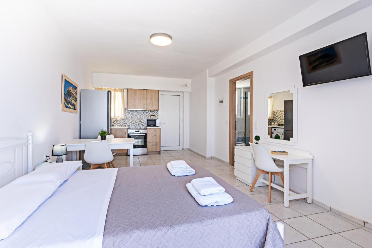 Azure Seaside Apts Magnisía エクステリア 写真