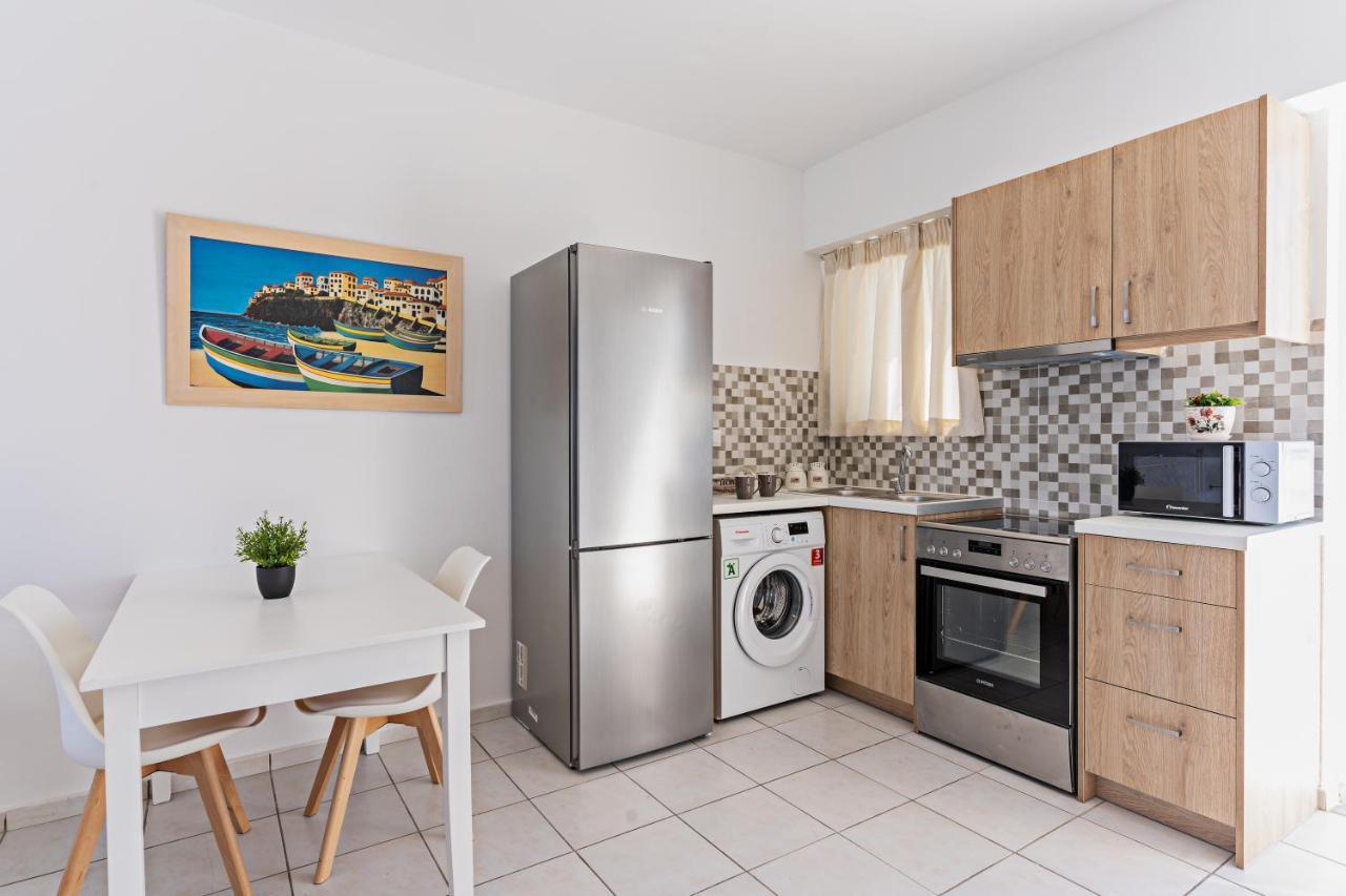 Azure Seaside Apts Magnisía エクステリア 写真