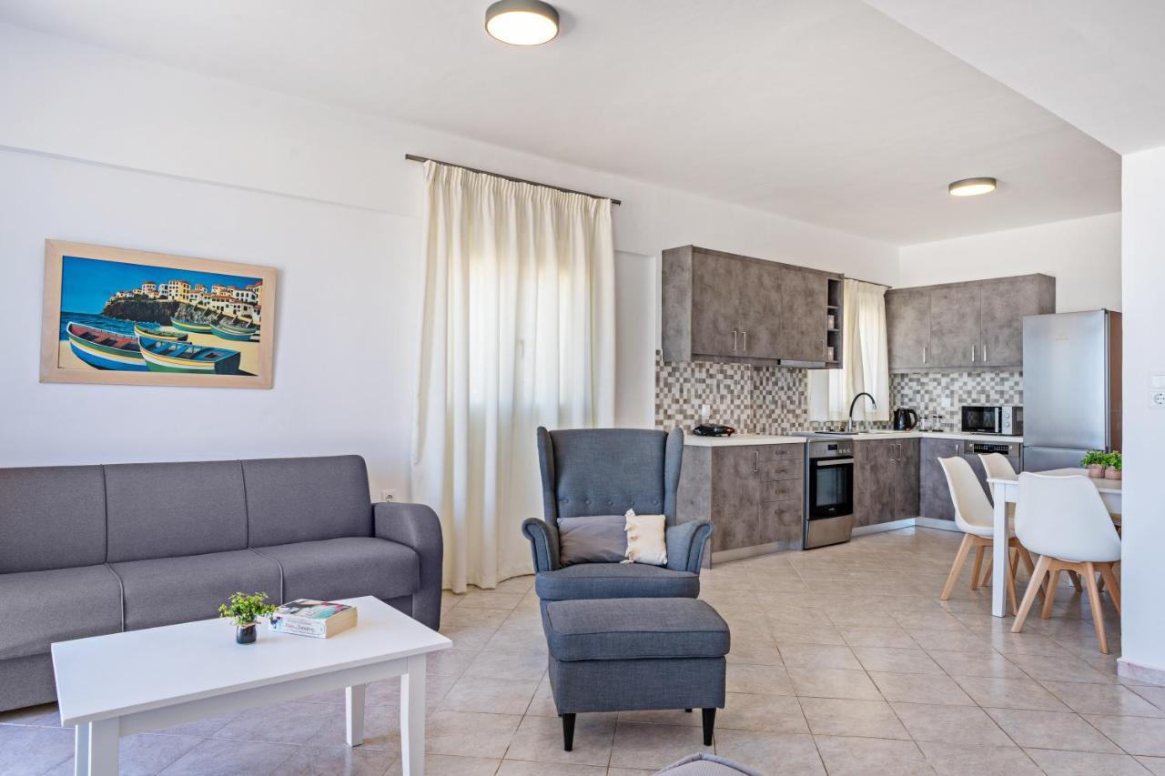 Azure Seaside Apts Magnisía エクステリア 写真