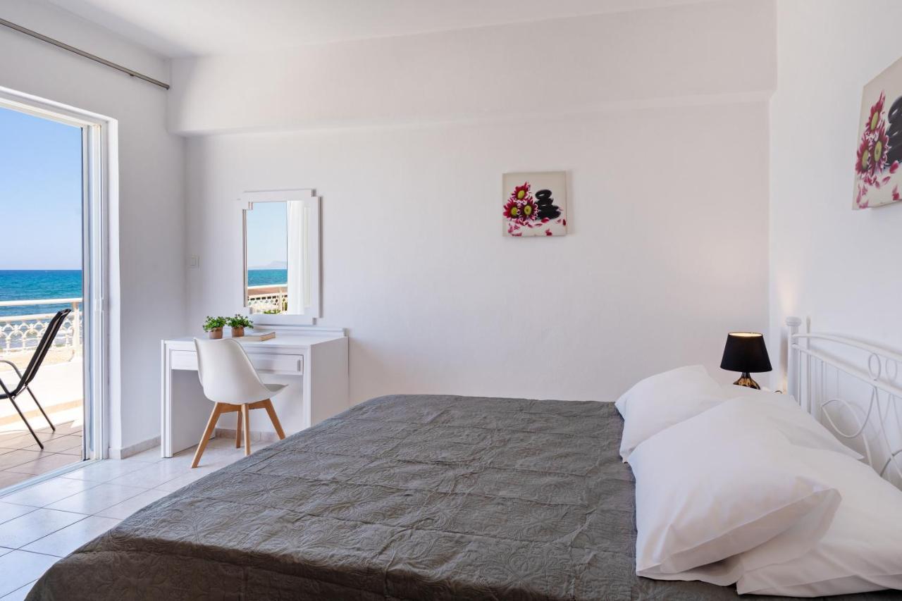 Azure Seaside Apts Magnisía エクステリア 写真