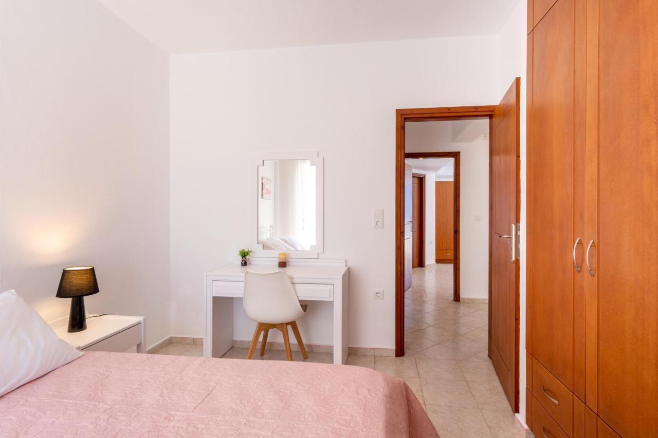 Azure Seaside Apts Magnisía エクステリア 写真